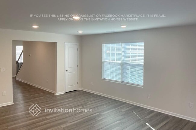 Building Photo - 121 Hazelnut Wy