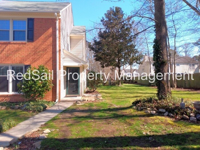 Primary Photo - Yorktown Crossing Townhouse!!!