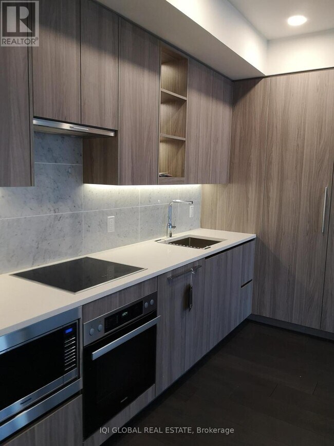 Building Photo - 95 McMahon Dr