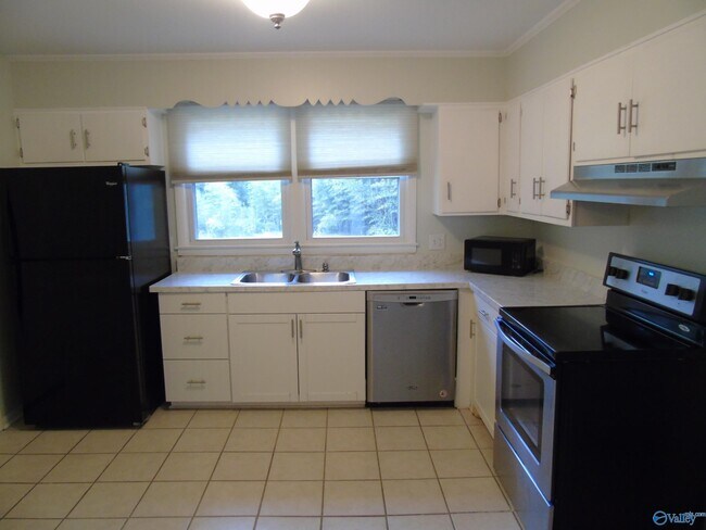 Foto del edificio - 704 Graycroft Dr SW