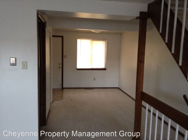 Building Photo - 3 br, 2.5 bath House - 2635 Sagebrush Ave