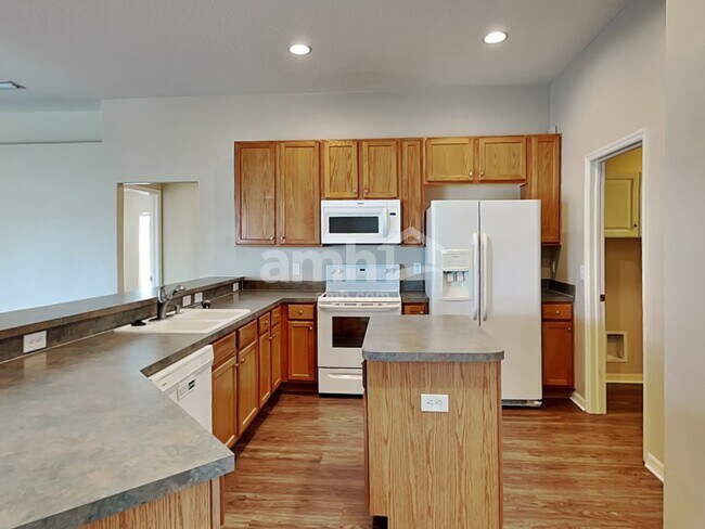 Foto del edificio - 6435 Clair Shore Dr