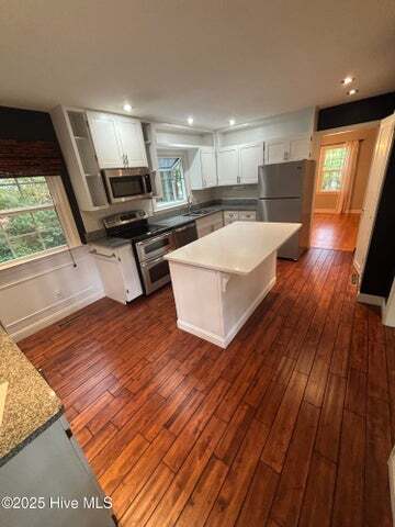 Foto del edificio - 1075 Inverness Rd