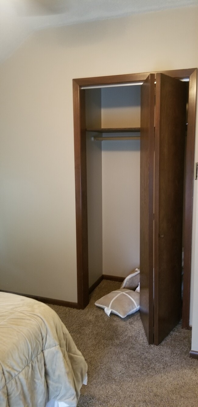 639 W Church St 2 Unit Upper lft, Albion, NE 68620 Apartments in