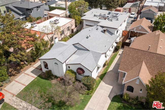 Building Photo - 4360 Kraft Ave