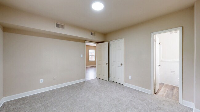 Interior Photo - Presidential Greens