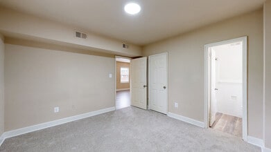 Interior Photo - Presidential Greens