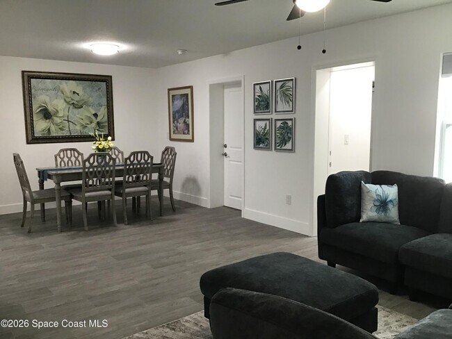Building Photo - 2921 College View Dr