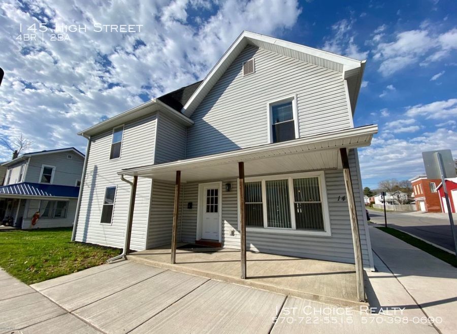Primary Photo - 4 bedroom 2 full bath house for rent!