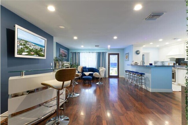 Foto del edificio - 951 Lake Wyman Rd