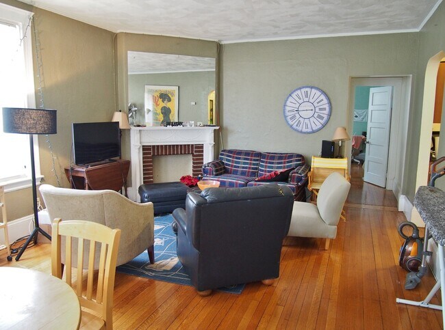 Foto del edificio - 148 Thorndike St