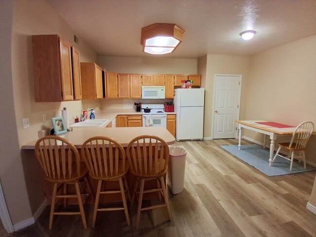 Foto del edificio - 504 N Seven Peaks Blvd