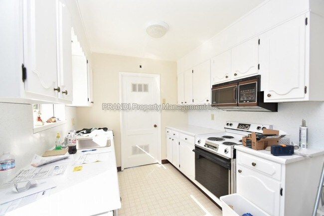 Building Photo - 711 Del Mar Ave