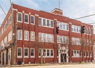 Building Photo - 244 Peters St SW