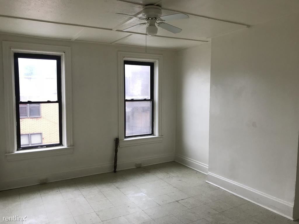Building Photo - 900 Fifth Ave