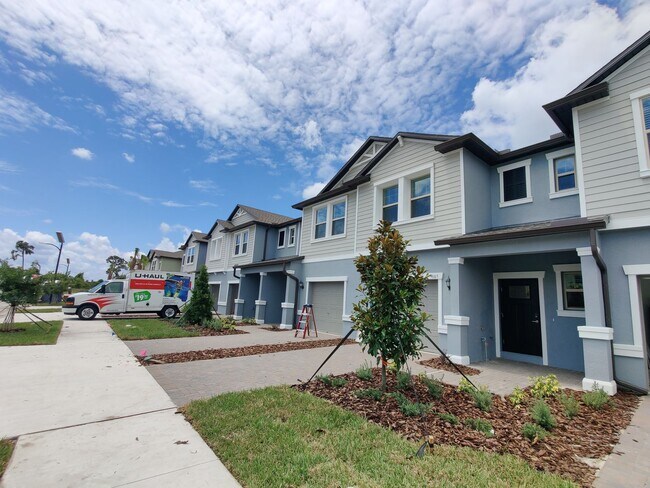 Foto del edificio - 9665 Ashworth Pl
