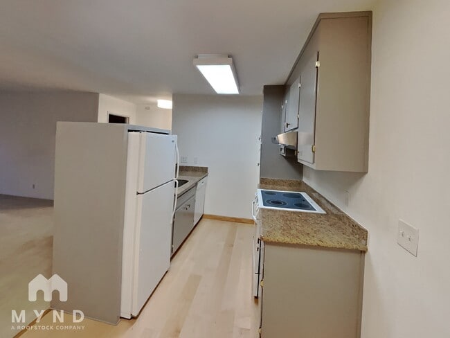 Building Photo - 360 Vernon St