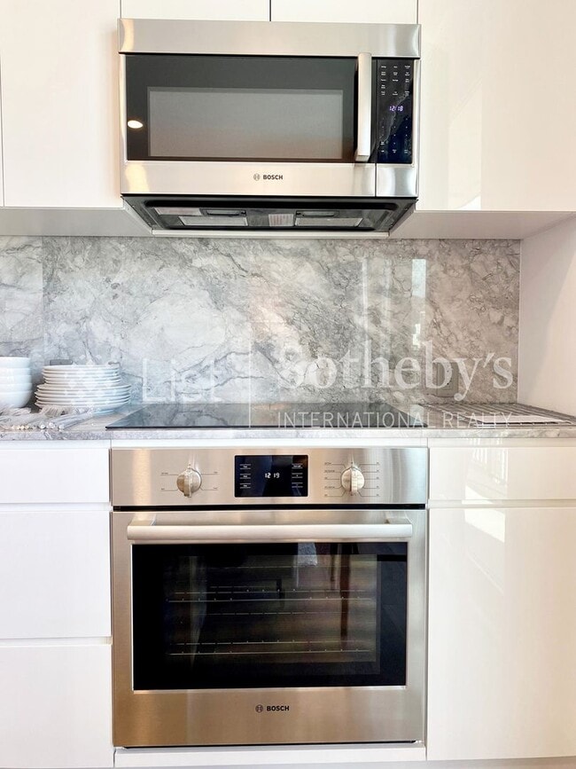 Building Photo - Aalii #1303  |  Honolulu, HI