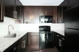 Building Photo - 666 N Clark St