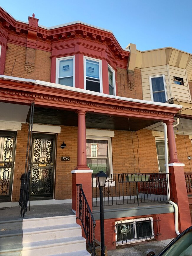 Building Photo - Newly Renovated 3-Bedroom Townhouse in Sha...