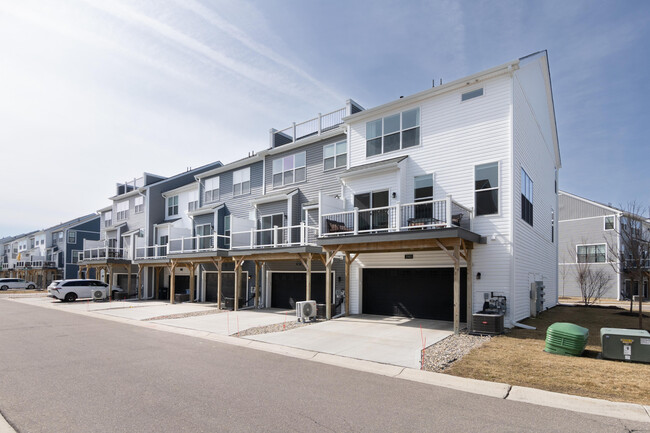Foto del edificio - 2865 Rayfield Ave