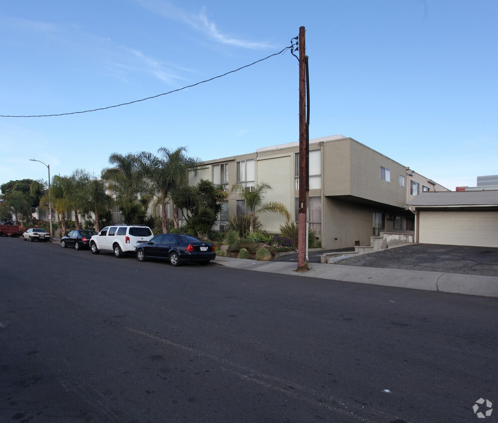 4623 La Mirada Apartments 4623 La Mirada Ave Los Angeles, CA