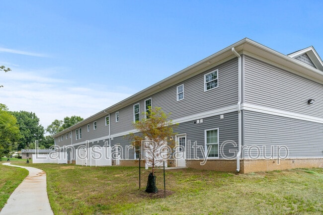 Building Photo - 7301 Tiger Wy