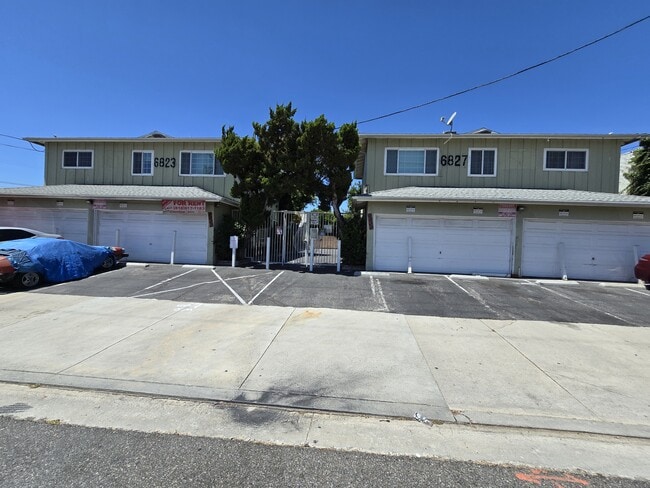 Building Photo - 6823 Hayvenhurst Ave