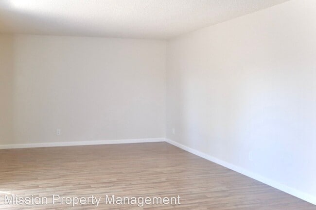 Building Photo - 2 br, 1.5 bath House - 2755 Country Dr Uni...