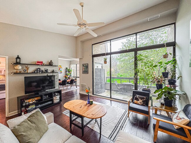 Building Photo - Sun-filled 2 Bed 2 Bath Condo With Private...