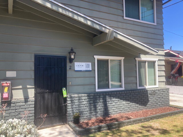 Foto del edificio - 2415 E 6th St