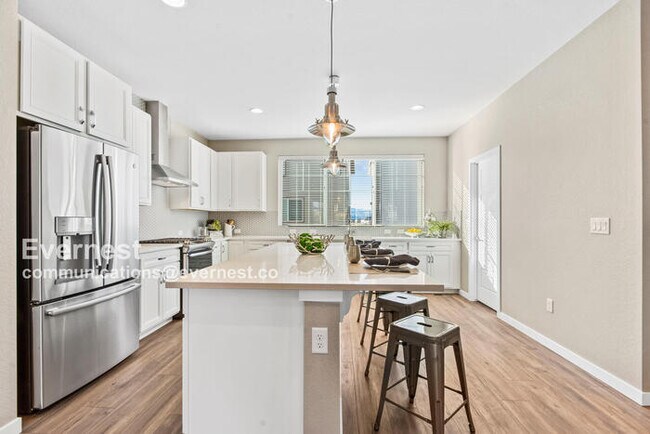 Foto del edificio - 8970 Southurst St