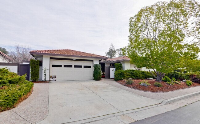 Foto del edificio - Wow! What a Great Home! Available Soon!