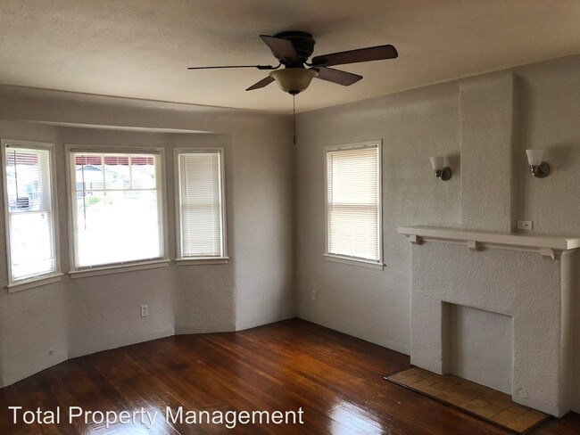 Building Photo - 2 br, 1 bath Apartment - 821 S. Court St.