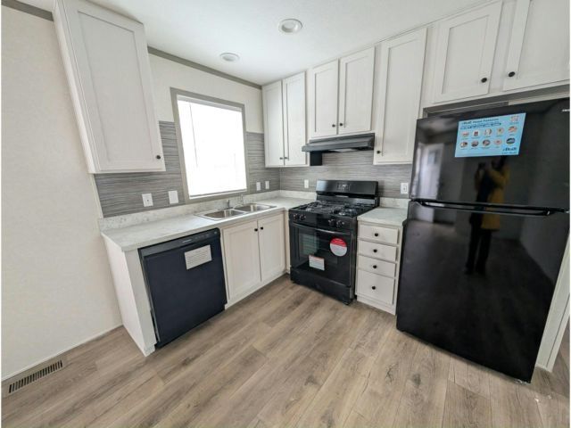 Foto del edificio - 121 Lynn Ln
