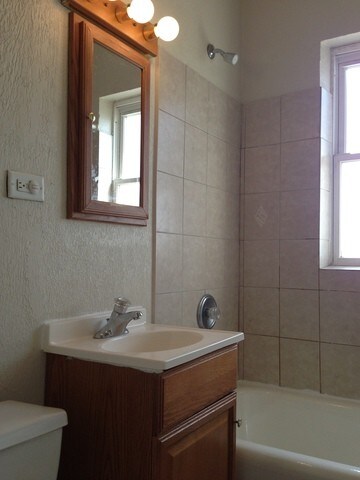 Foto del edificio - 725 W 111th St