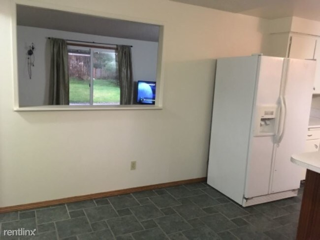 Foto del edificio - 717 83rd Ave SE
