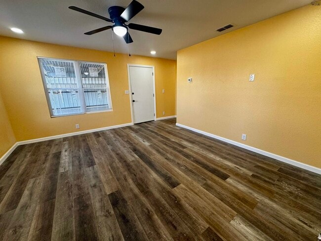 Foto del edificio - 603 E Alameda St