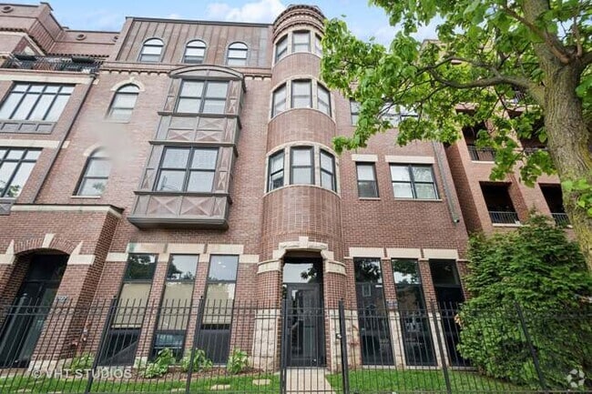 Building Photo - 521 N Racine Ave
