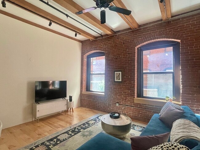 Building Photo - 201 Wormwood St