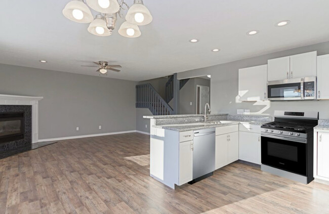 Building Photo - 1212 Beacon Hill Ct