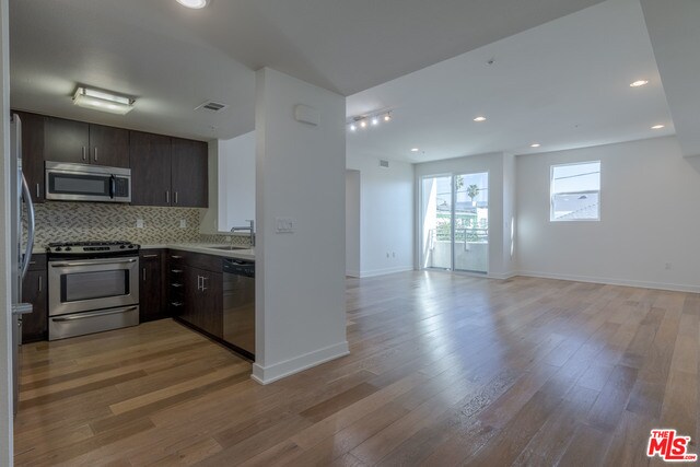 Building Photo - 436 S Virgil Ave