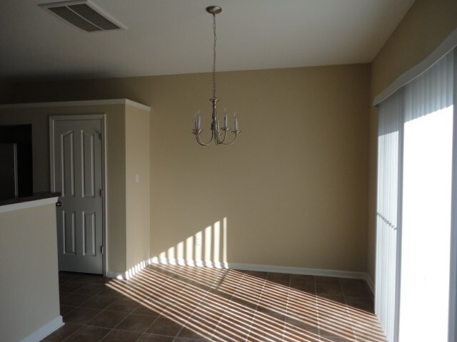 Building Photo - 705 W Parris Avenue