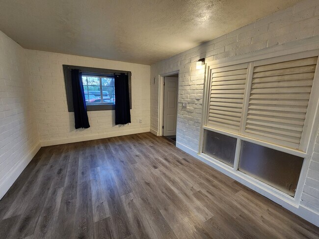 Foto del edificio - 155 E 15th Ave