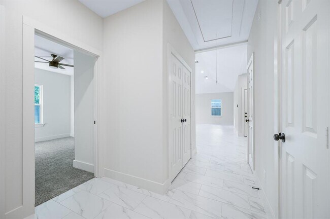 Building Photo - 16346 Summer Dawn Ln