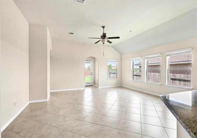 Building Photo - 1005 Fountain Grass Way