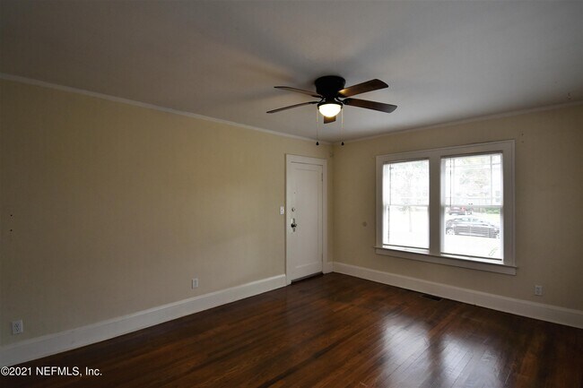 Foto del edificio - 2225 Myra St