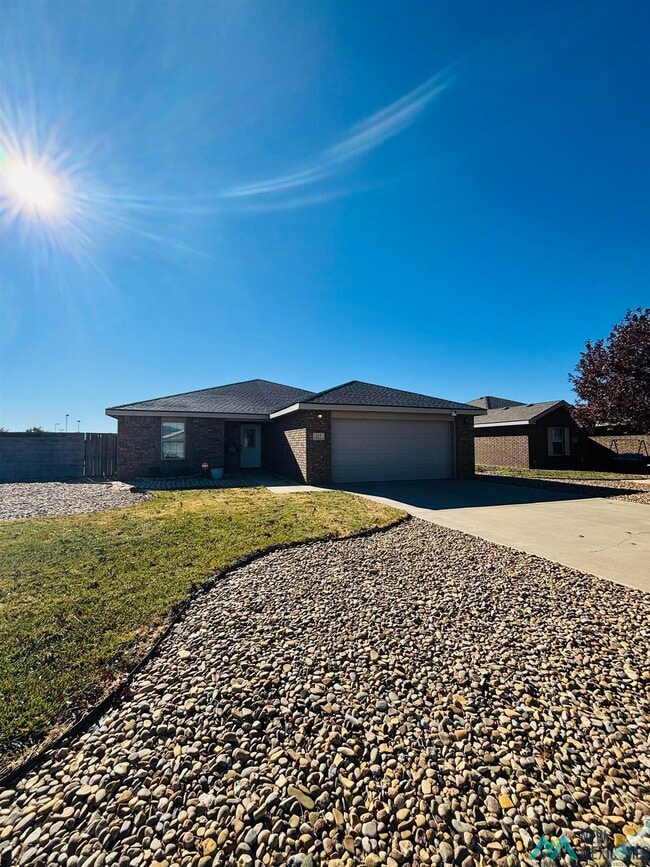 Building Photo - 517 Almond Tree Ln