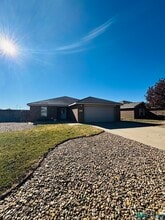 Building Photo - 517 Almond Tree Ln