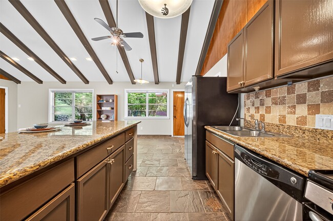 Building Photo - 4628 Roseneath Dr